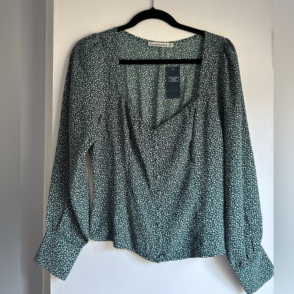 NWT Green Floral Abercrombie Blouse- Medium